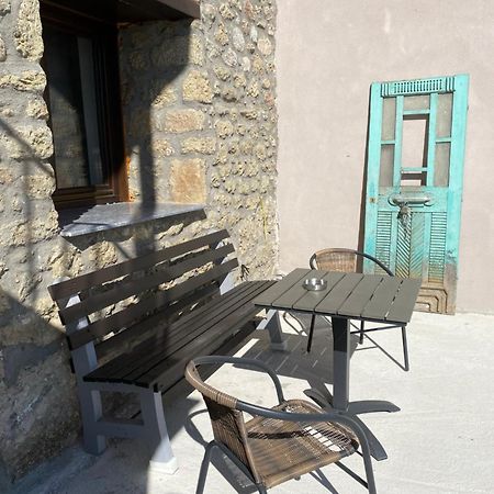 Lithic Suites Καλαμπάκα Εξωτερικό φωτογραφία