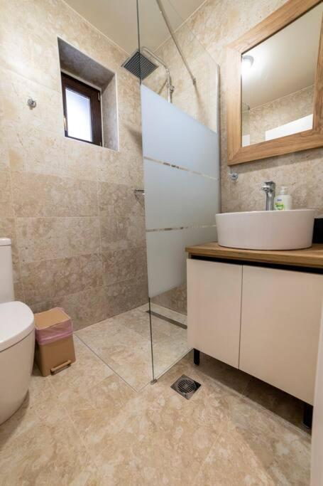 Lithic Suites Καλαμπάκα Εξωτερικό φωτογραφία